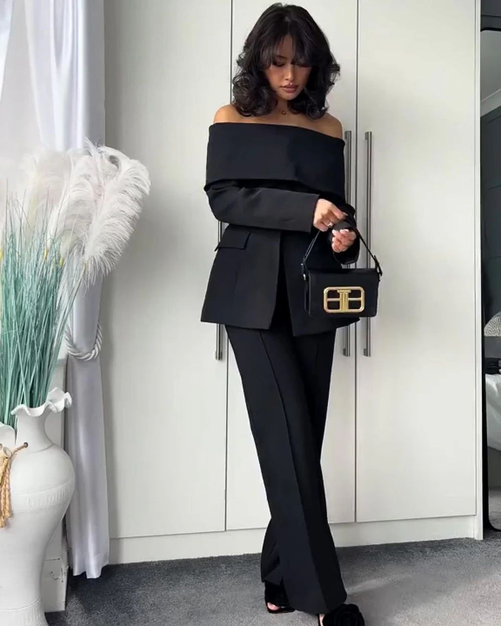 Liya Off-Shoulder Anzug