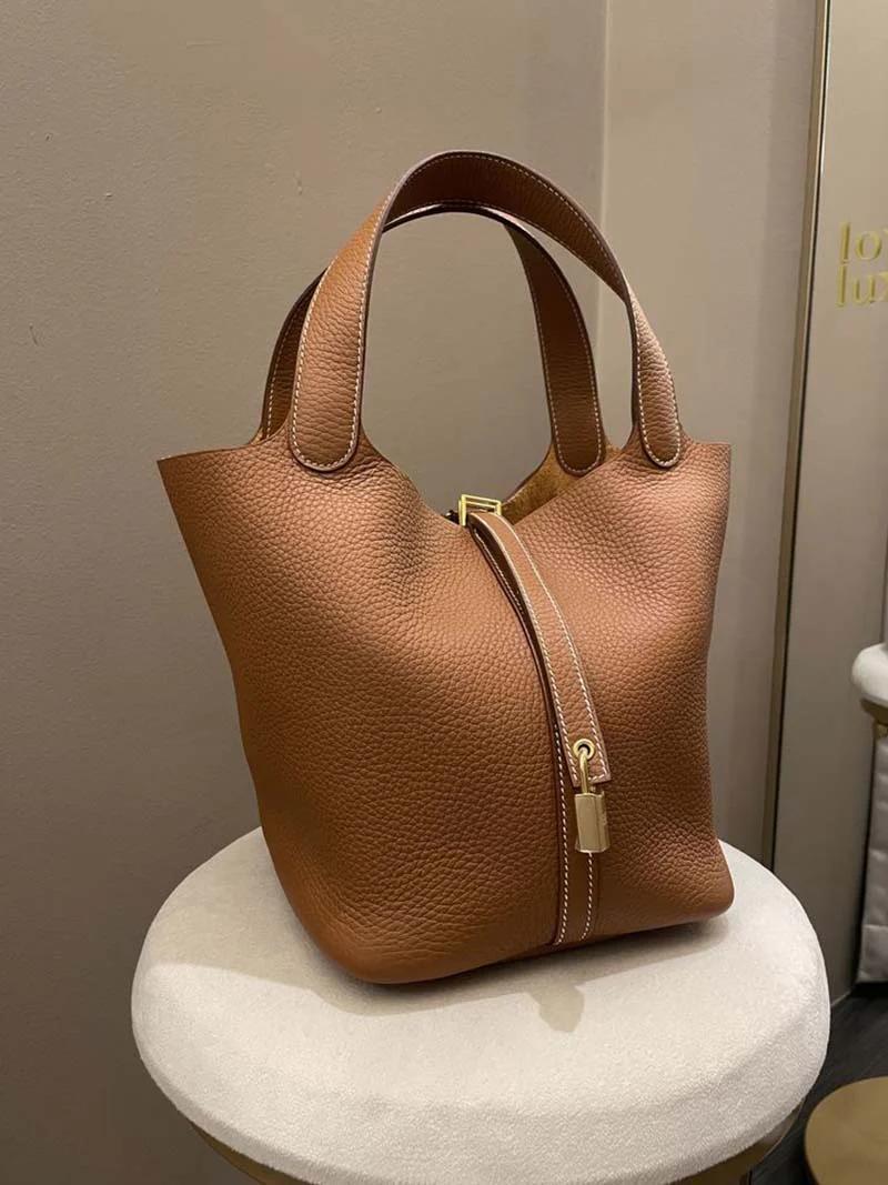 Elyana Shopper