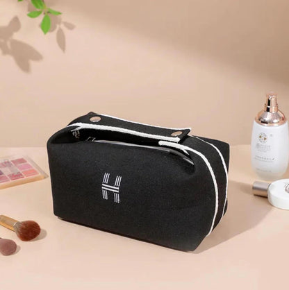 Elyana Kosmetik Tasche