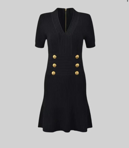 Elyana Premium Kleid mit Ausschnitt