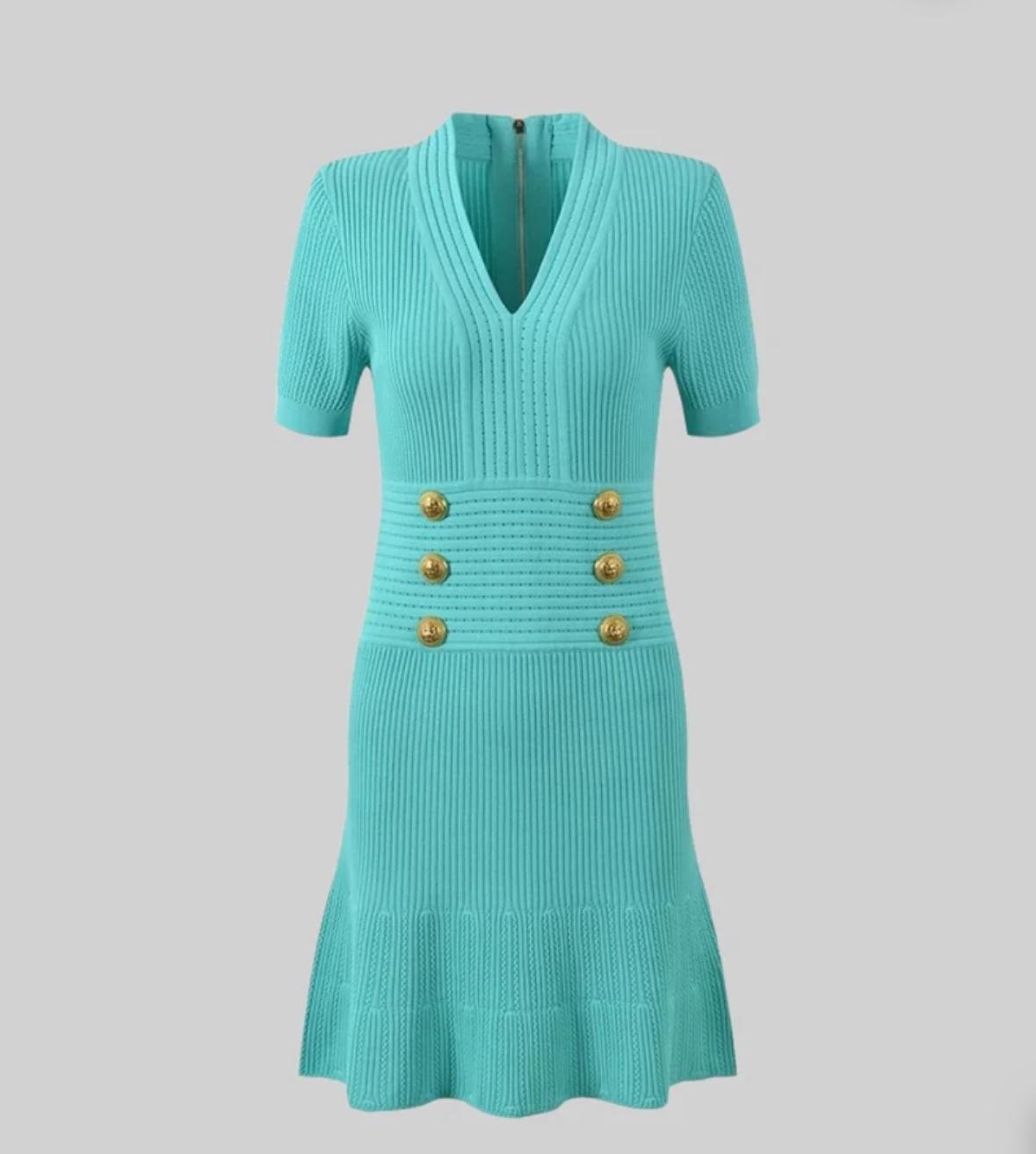 Elyana Premium Kleid mit Ausschnitt