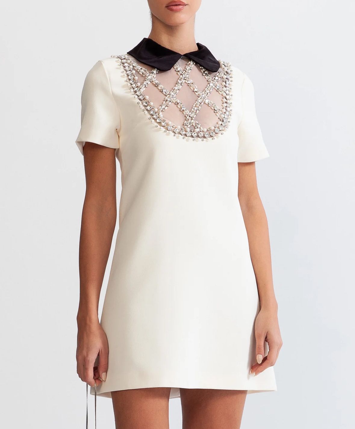 Elyana Premium Kleid mit Schmuckdetails