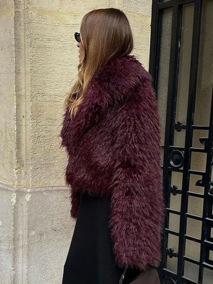 Elyana Felljacke mit Kragen